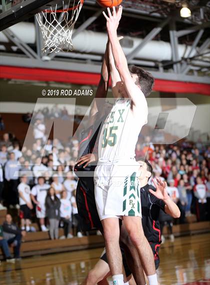 Thumbnail 1 in Pius X vs. Lincoln High (Heartland Athletic Conference) photogallery.