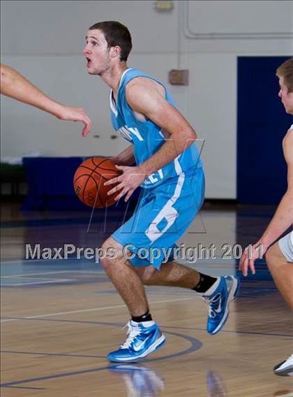 Thumbnail 3 in Trinity Valley vs Oakridge (Trinity Valley Shootout) photogallery.