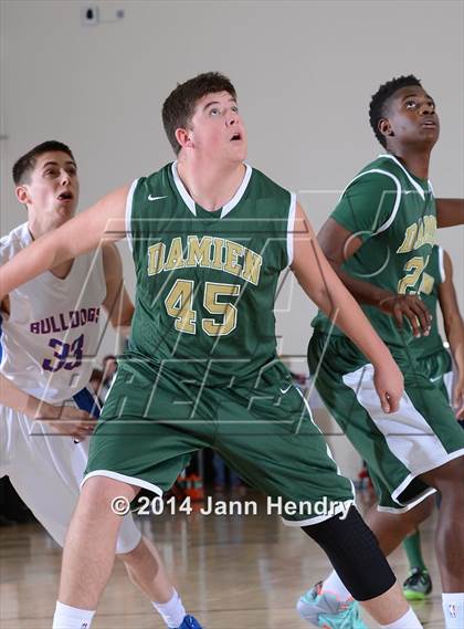 Thumbnail 3 in Damien vs. Folsom (MaxPreps Holiday Classic) photogallery.