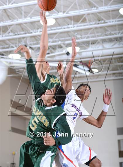 Thumbnail 2 in Damien vs. Folsom (MaxPreps Holiday Classic) photogallery.