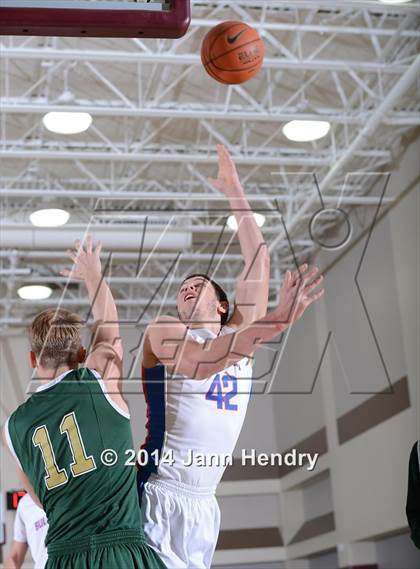 Thumbnail 2 in Damien vs. Folsom (MaxPreps Holiday Classic) photogallery.