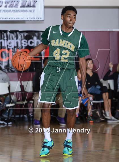 Thumbnail 1 in Damien vs. Folsom (MaxPreps Holiday Classic) photogallery.