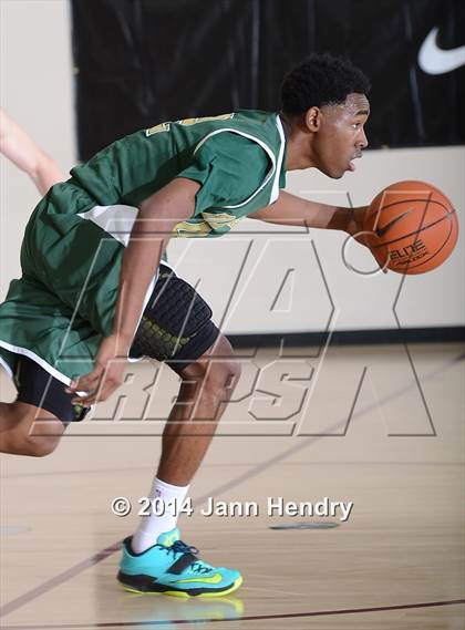 Thumbnail 2 in Damien vs. Folsom (MaxPreps Holiday Classic) photogallery.