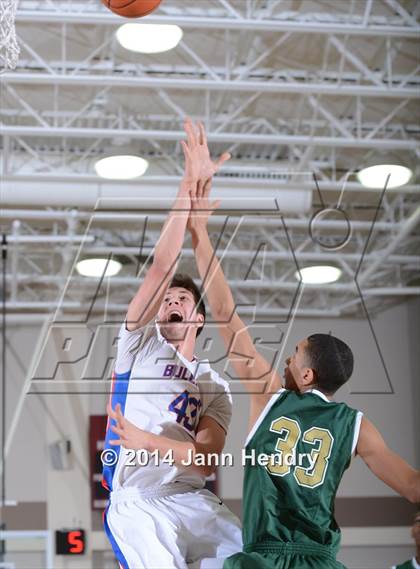 Thumbnail 1 in Damien vs. Folsom (MaxPreps Holiday Classic) photogallery.
