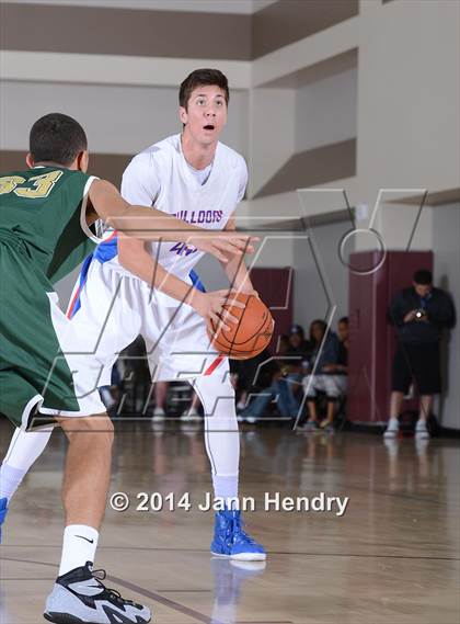 Thumbnail 3 in Damien vs. Folsom (MaxPreps Holiday Classic) photogallery.
