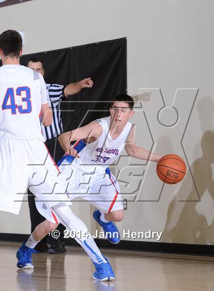 Thumbnail 1 in Damien vs. Folsom (MaxPreps Holiday Classic) photogallery.