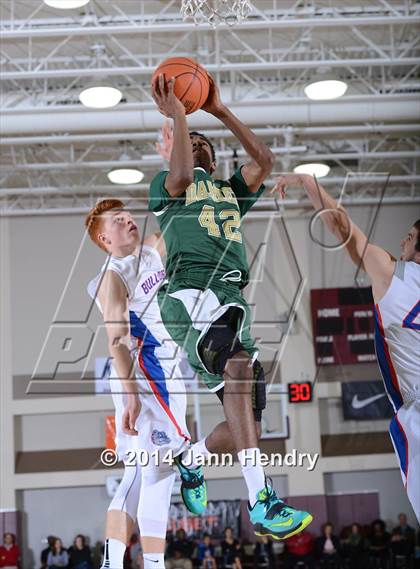 Thumbnail 2 in Damien vs. Folsom (MaxPreps Holiday Classic) photogallery.