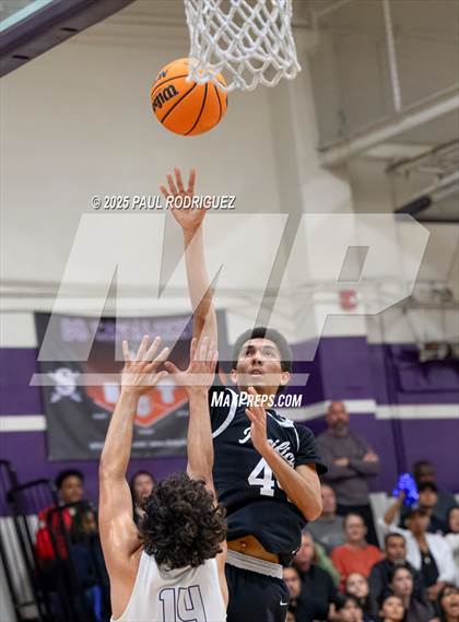 Thumbnail 2 in Santiago vs Pacifica (CIF-SS D4AA Semifinal) photogallery.