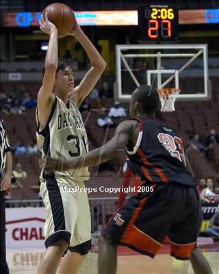 Thumbnail 3 in Harvard-Westlake vs. Oak Park (Sec. III-A Final)#1 photogallery.