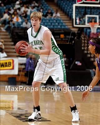 Thumbnail 2 in Sacramento vs. St. Mary's (SJS D3 Final) photogallery.