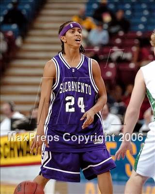 Thumbnail 2 in Sacramento vs. St. Mary's (SJS D3 Final) photogallery.