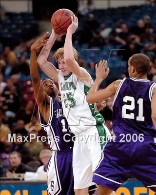 Thumbnail 1 in Sacramento vs. St. Mary's (SJS D3 Final) photogallery.