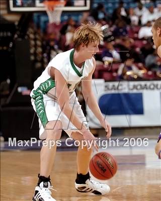 Thumbnail 1 in Sacramento vs. St. Mary's (SJS D3 Final) photogallery.