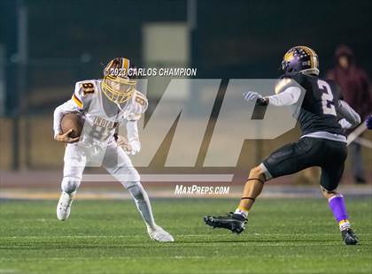 Thumbnail 1 in Harlandale @ Liberty Hill (UIL Football 5A D2 Region 4 Bi-District) photogallery.