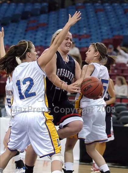 Thumbnail 2 in Modesto Christian vs. Linden (CIF SJS D4 Final) photogallery.