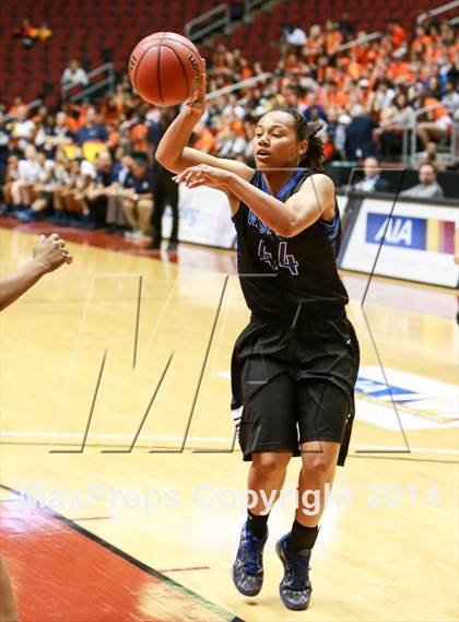 Thumbnail 2 in Desert Vista vs. Westview (AIA D1 Final) photogallery.
