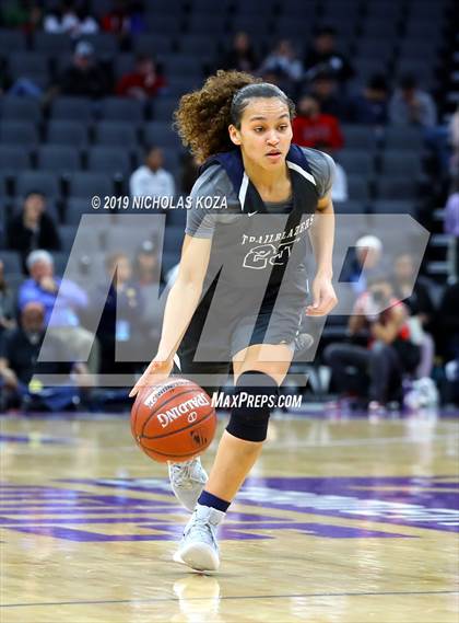 Thumbnail 2 in Pinewood vs. Sierra Canyon (CIF State Open Division Final) photogallery.