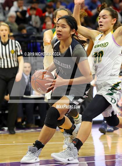 Thumbnail 2 in Pinewood vs. Sierra Canyon (CIF State Open Division Final) photogallery.