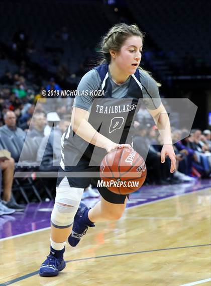 Thumbnail 1 in Pinewood vs. Sierra Canyon (CIF State Open Division Final) photogallery.