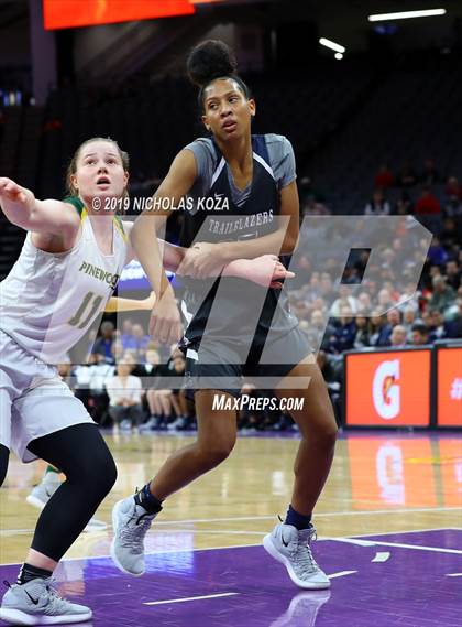 Thumbnail 3 in Pinewood vs. Sierra Canyon (CIF State Open Division Final) photogallery.