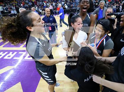 Thumbnail 1 in Pinewood vs. Sierra Canyon (CIF State Open Division Final) photogallery.