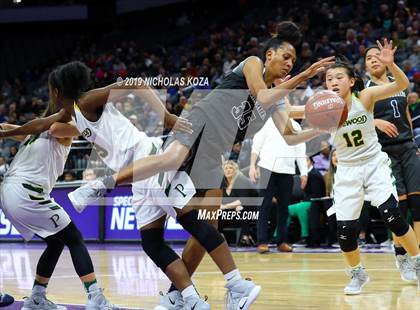Thumbnail 2 in Pinewood vs. Sierra Canyon (CIF State Open Division Final) photogallery.