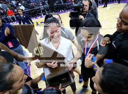 Thumbnail 2 in Pinewood vs. Sierra Canyon (CIF State Open Division Final) photogallery.