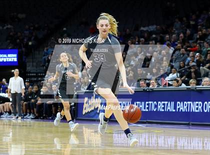 Thumbnail 2 in Pinewood vs. Sierra Canyon (CIF State Open Division Final) photogallery.