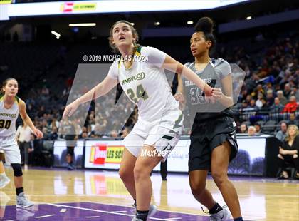 Thumbnail 2 in Pinewood vs. Sierra Canyon (CIF State Open Division Final) photogallery.