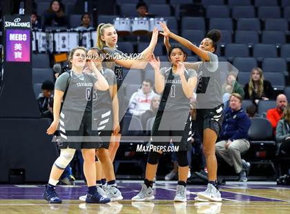 Thumbnail 1 in Pinewood vs. Sierra Canyon (CIF State Open Division Final) photogallery.