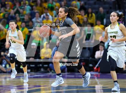 Thumbnail 3 in Pinewood vs. Sierra Canyon (CIF State Open Division Final) photogallery.