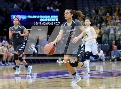 Thumbnail 1 in Pinewood vs. Sierra Canyon (CIF State Open Division Final) photogallery.