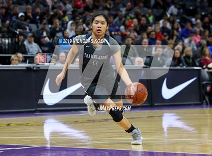 Thumbnail 1 in Pinewood vs. Sierra Canyon (CIF State Open Division Final) photogallery.