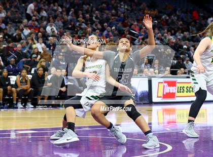Thumbnail 2 in Pinewood vs. Sierra Canyon (CIF State Open Division Final) photogallery.