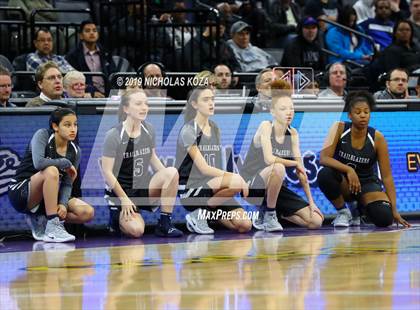Thumbnail 3 in Pinewood vs. Sierra Canyon (CIF State Open Division Final) photogallery.