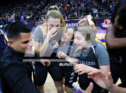 Thumbnail 1 in Pinewood vs. Sierra Canyon (CIF State Open Division Final) photogallery.