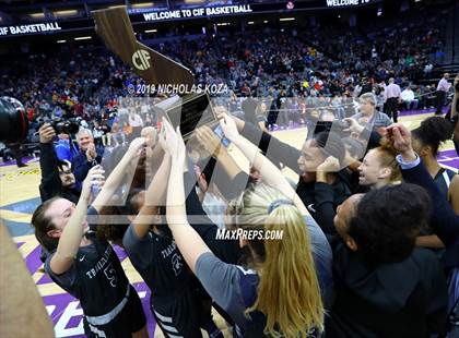 Thumbnail 3 in Pinewood vs. Sierra Canyon (CIF State Open Division Final) photogallery.