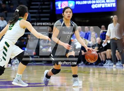 Thumbnail 3 in Pinewood vs. Sierra Canyon (CIF State Open Division Final) photogallery.