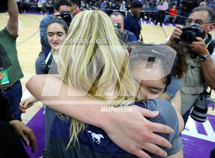Thumbnail 3 in Pinewood vs. Sierra Canyon (CIF State Open Division Final) photogallery.