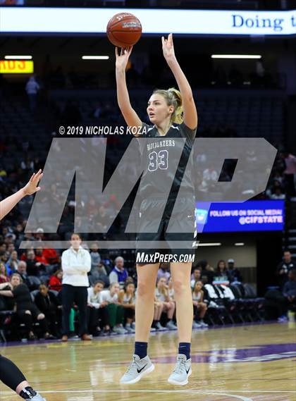 Thumbnail 3 in Pinewood vs. Sierra Canyon (CIF State Open Division Final) photogallery.