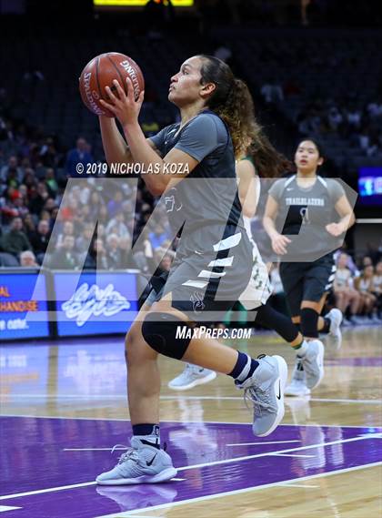 Thumbnail 2 in Pinewood vs. Sierra Canyon (CIF State Open Division Final) photogallery.