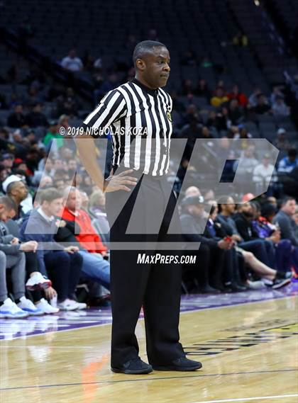 Thumbnail 1 in Pinewood vs. Sierra Canyon (CIF State Open Division Final) photogallery.