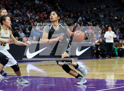 Thumbnail 3 in Pinewood vs. Sierra Canyon (CIF State Open Division Final) photogallery.