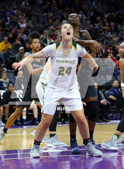 Thumbnail 3 in Pinewood vs. Sierra Canyon (CIF State Open Division Final) photogallery.