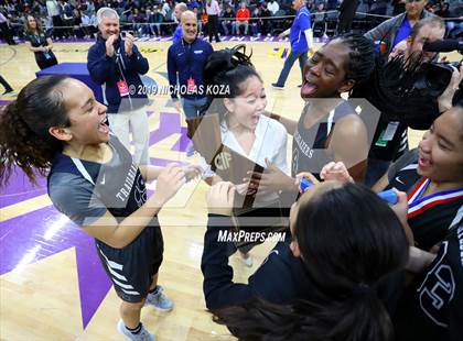 Thumbnail 2 in Pinewood vs. Sierra Canyon (CIF State Open Division Final) photogallery.