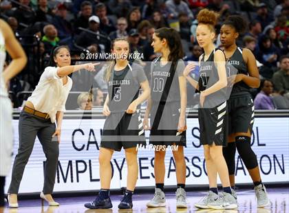 Thumbnail 3 in Pinewood vs. Sierra Canyon (CIF State Open Division Final) photogallery.