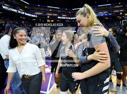 Thumbnail 2 in Pinewood vs. Sierra Canyon (CIF State Open Division Final) photogallery.
