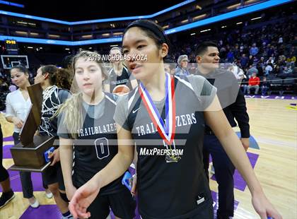 Thumbnail 1 in Pinewood vs. Sierra Canyon (CIF State Open Division Final) photogallery.