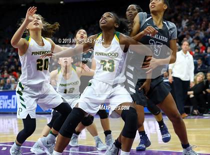 Thumbnail 2 in Pinewood vs. Sierra Canyon (CIF State Open Division Final) photogallery.