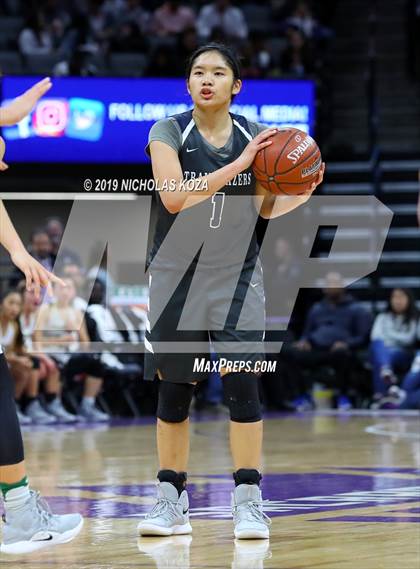 Thumbnail 1 in Pinewood vs. Sierra Canyon (CIF State Open Division Final) photogallery.